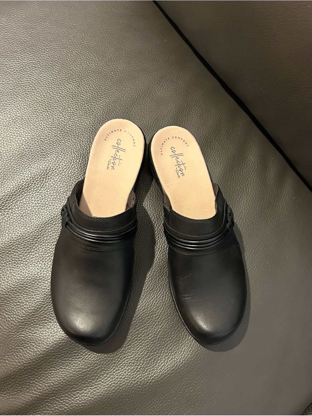 NEW Clarks Black Leather Slip-On Mules- Size 9W